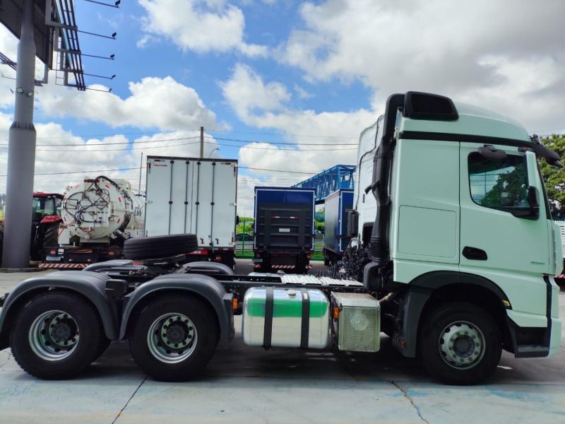 Caminhão DAF XF Ano 2010